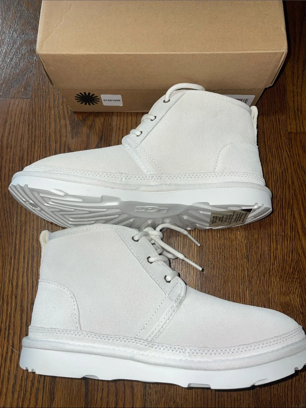 UGG Neumel Chukka boot NIB